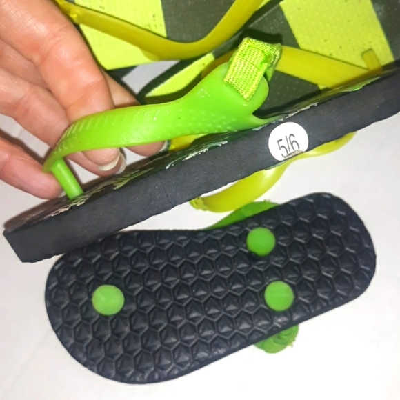 EUC Bundle Toddler Boys Flip Flop Sandals 3 Sets - Picture 14 of 14